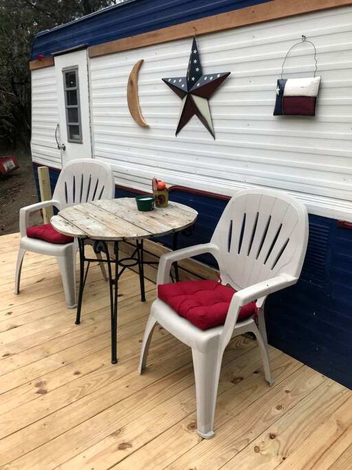 Texas Hill Country Vintage Caravan Glamping