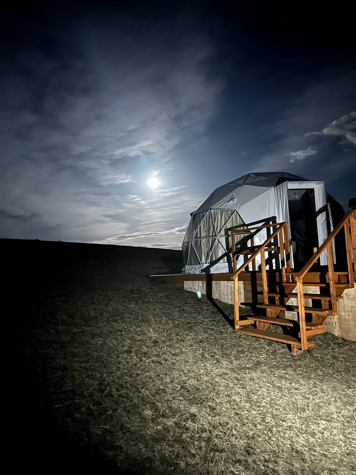 Peaceful Dome on the Plains of Alberta, Perfect for a Serene Weekend to Reconnect with Nature