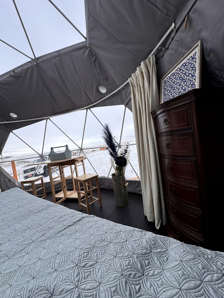 Peaceful Dome on the Plains of Alberta, Perfect for a Serene Weekend to Reconnect with Nature