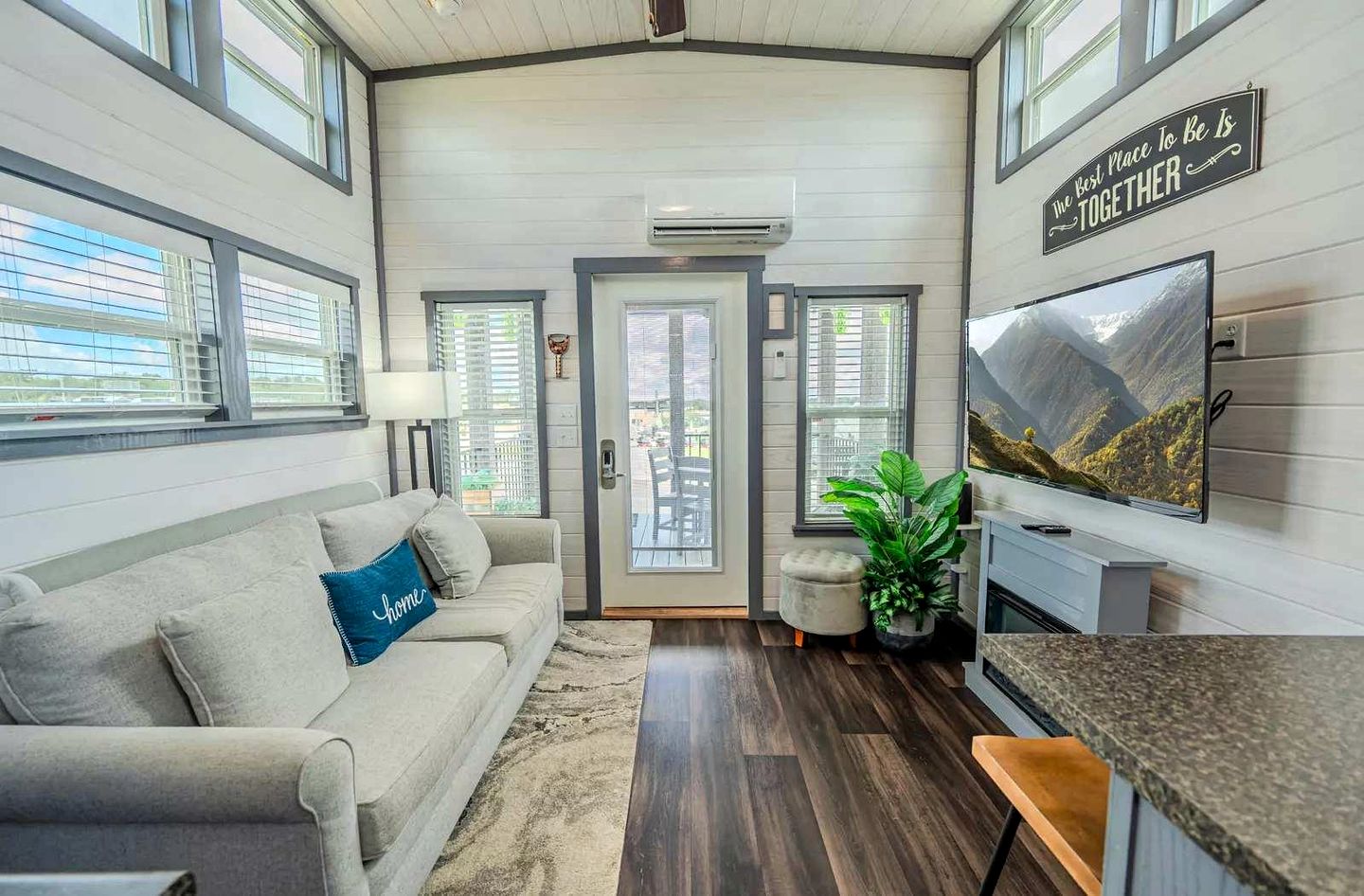 Upscale and Relaxing Tiny Home Getaway with Resort Amenities and Pool Near Fredericksburg, TX