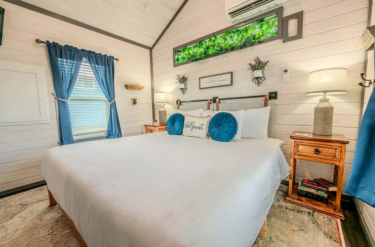 Upscale and Relaxing Tiny Home Getaway with Resort Amenities and Pool Near Fredericksburg, TX