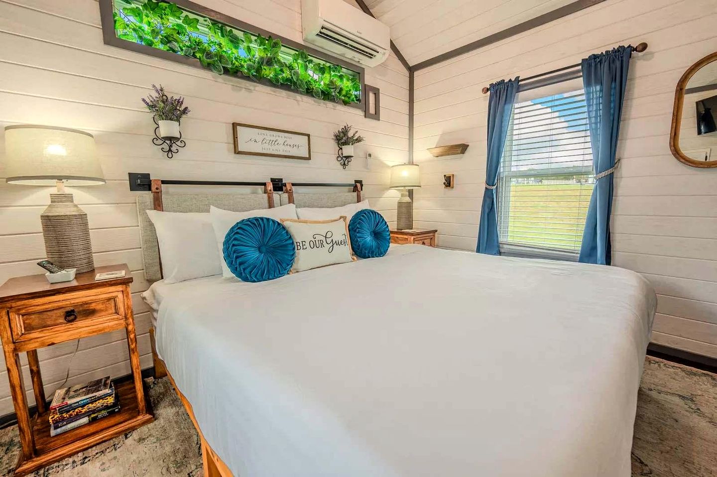 Upscale and Relaxing Tiny Home Getaway with Resort Amenities and Pool Near Fredericksburg, TX