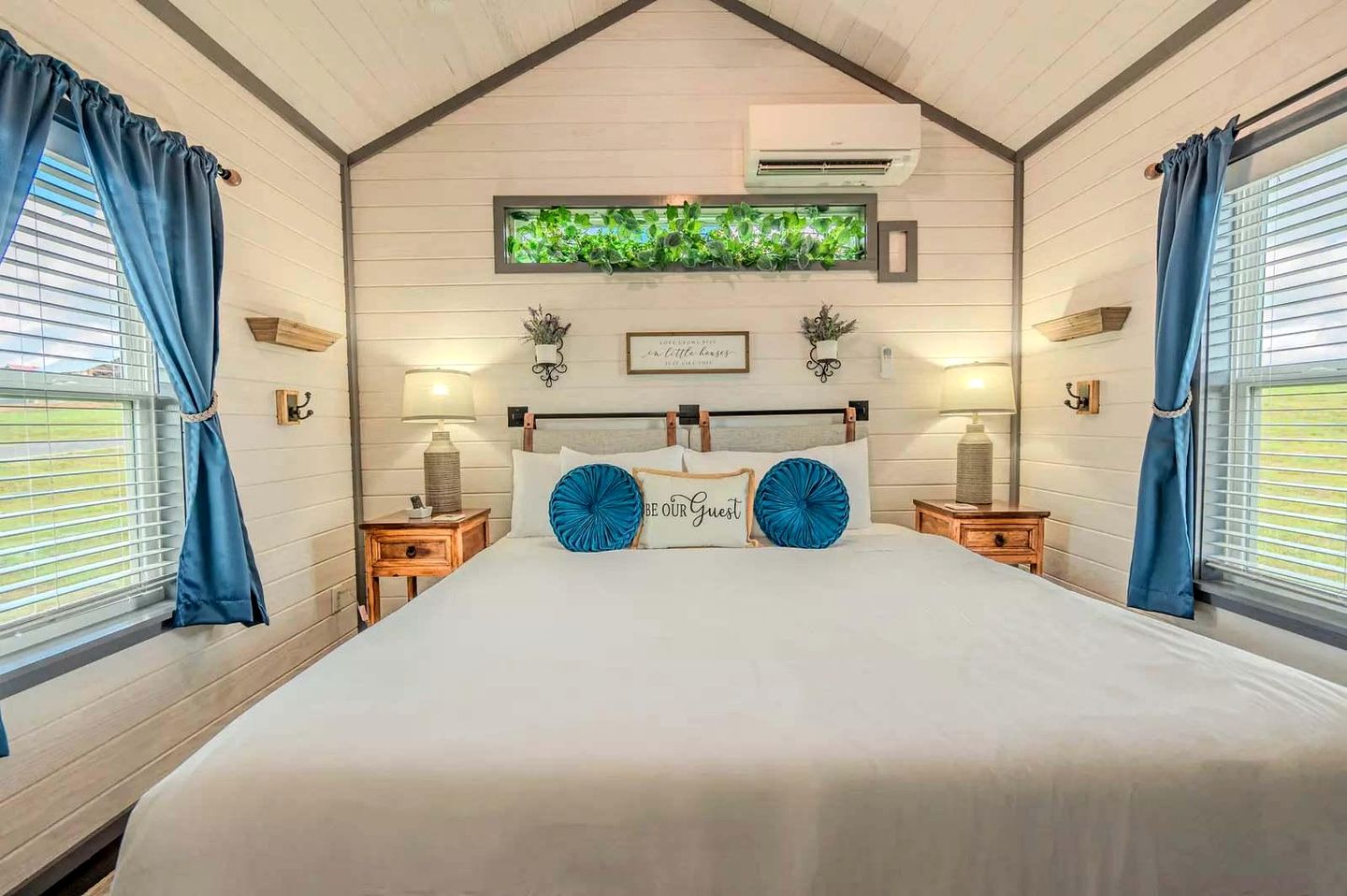 Upscale and Relaxing Tiny Home Getaway with Resort Amenities and Pool Near Fredericksburg, TX