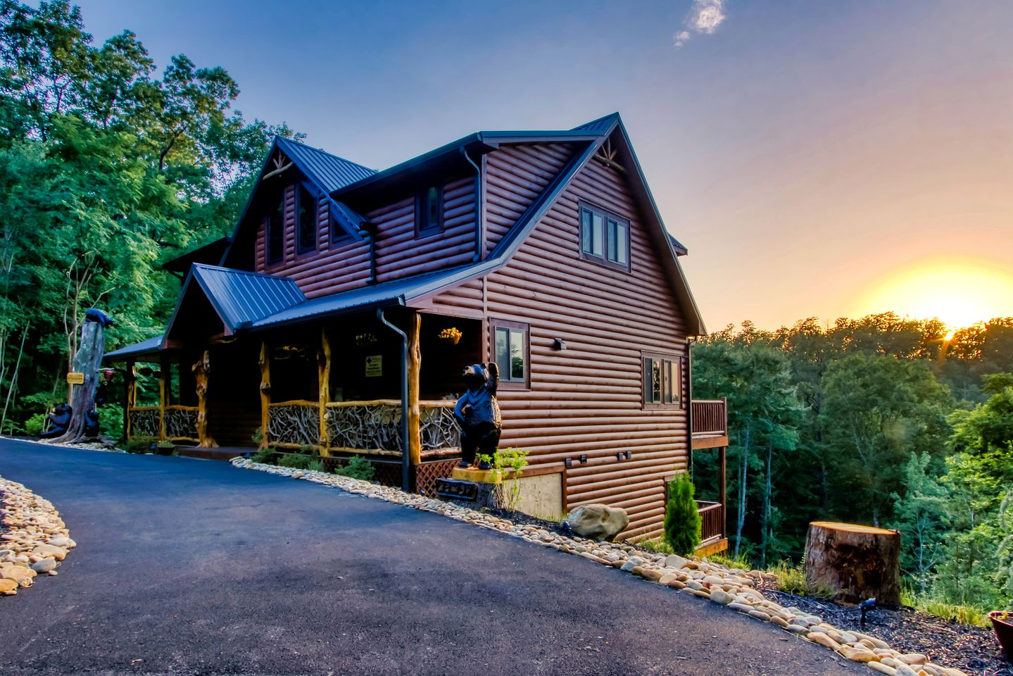 Mountain Glamping Cabin with Pool and Arcade in Pigeon Forge, Tennessee