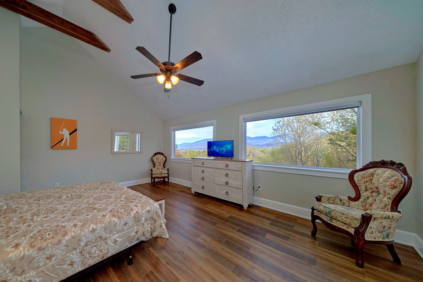 Large Vacation Rental in Gatlinburg, Tennessee, Perfect for Family Gatherings near the Great Smoky Mountains