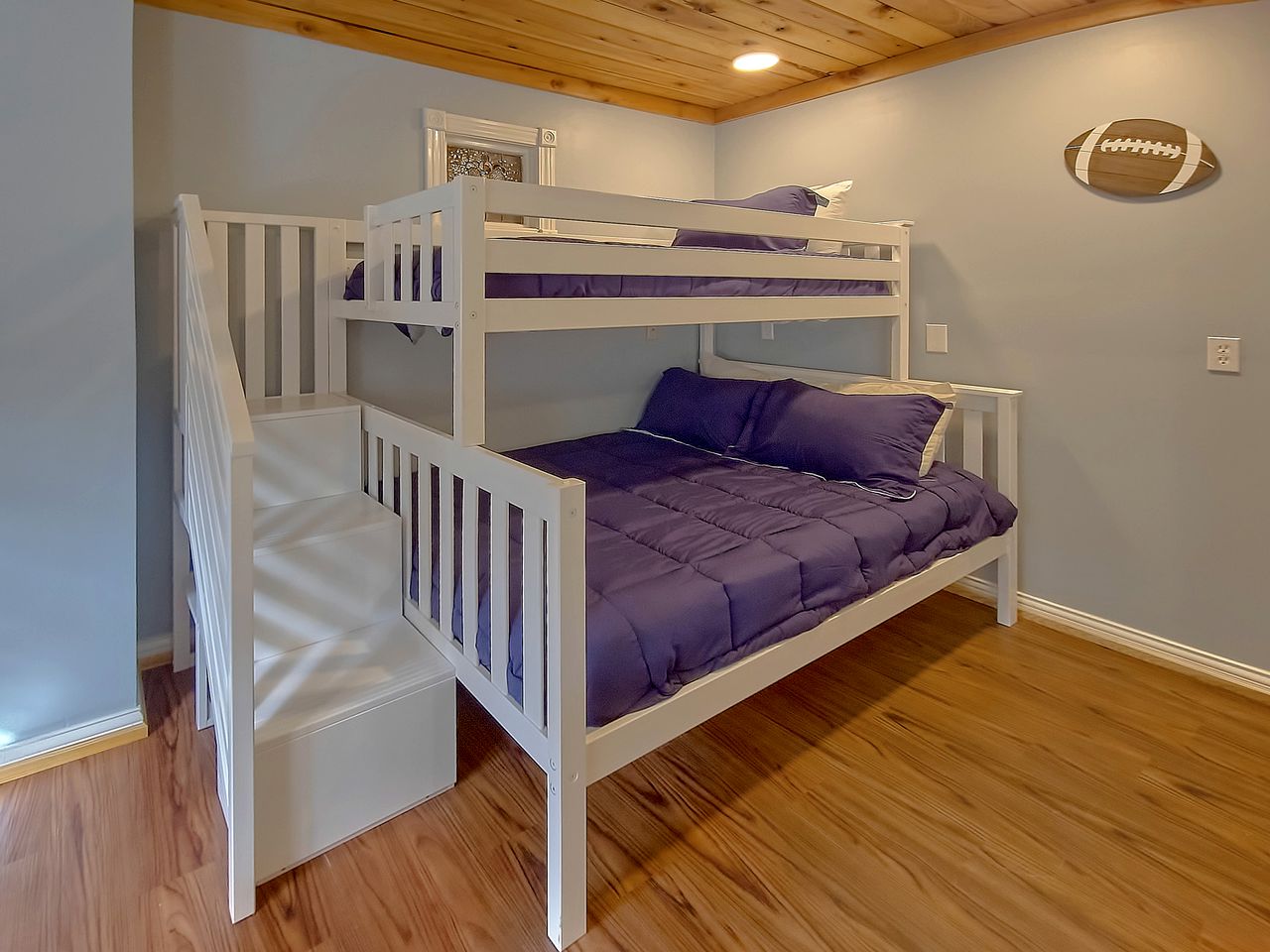 Large Vacation Rental in Gatlinburg, Tennessee, Perfect for Family Gatherings near the Great Smoky Mountains