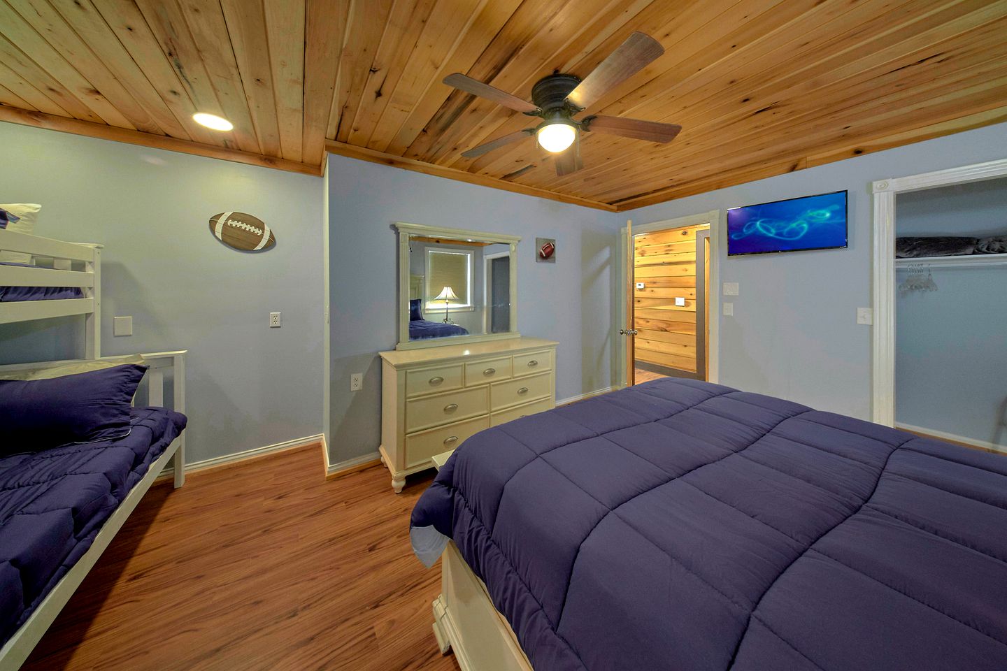 Large Vacation Rental in Gatlinburg, Tennessee, Perfect for Family Gatherings near the Great Smoky Mountains