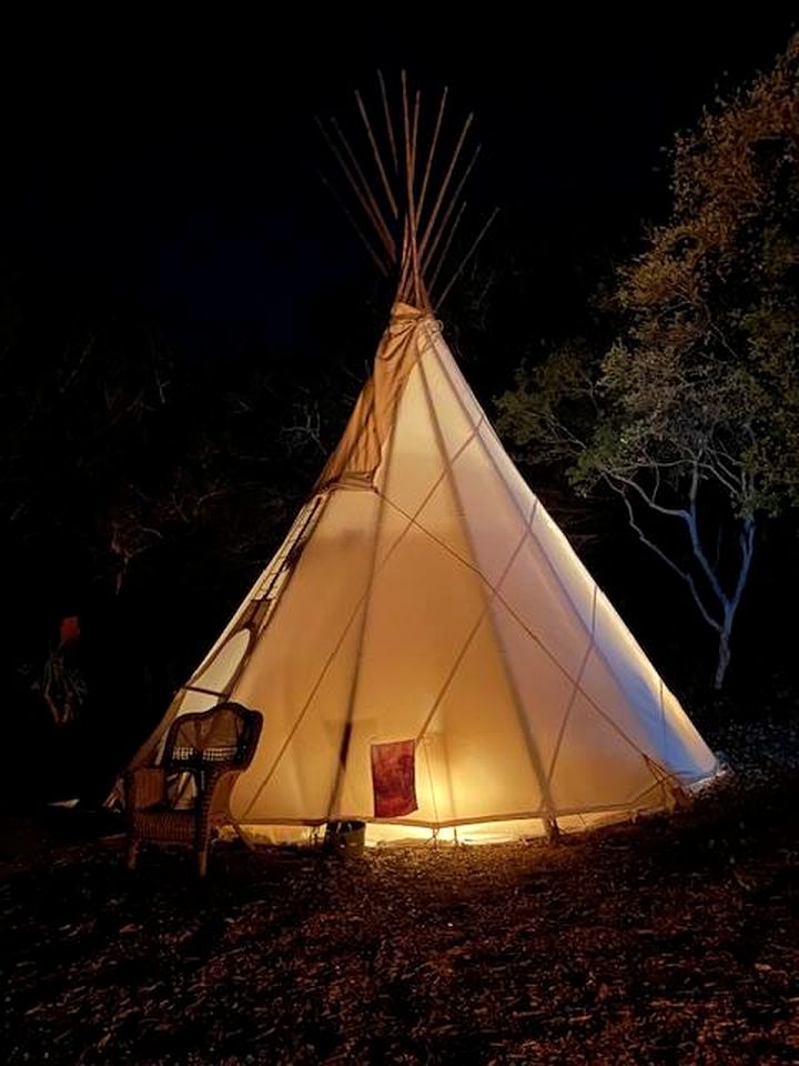 Spacious Tipi with Outdoor BBQ and Fire Pit in Texas