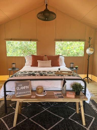 Safari Tents (United States of America, Hobe Sound, Florida)