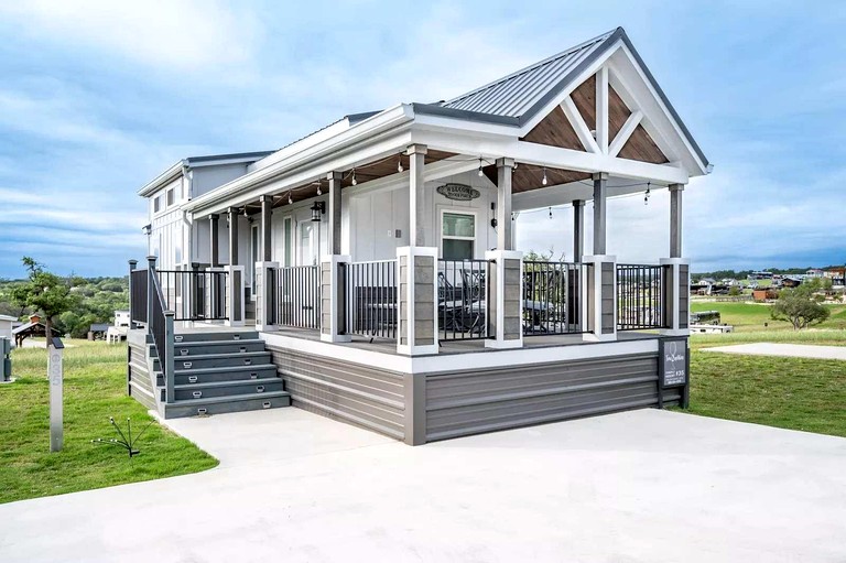 Welcoming Tiny Home Getaway with Resort Amenities Near Fredericksburg, TX