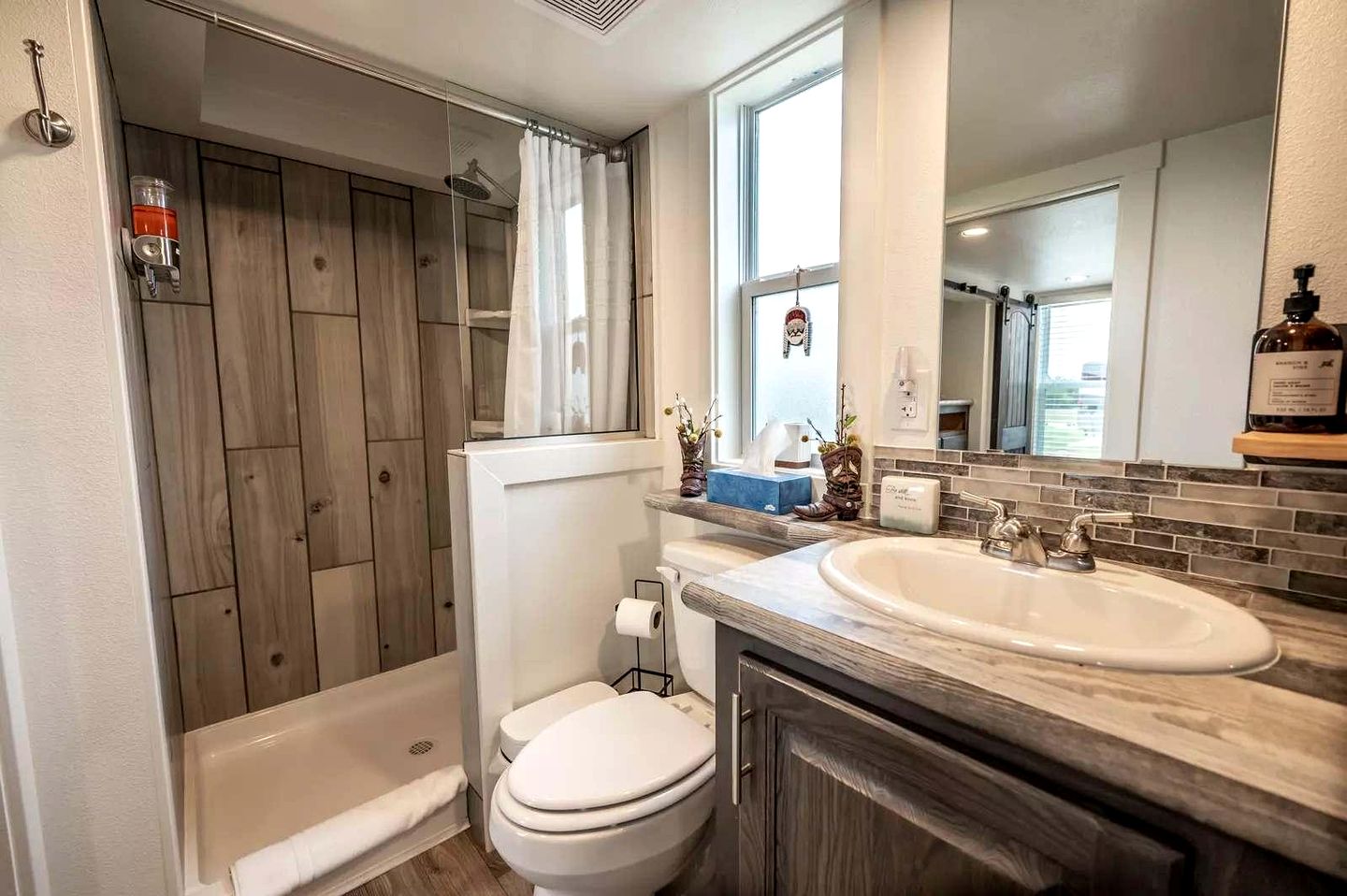 Welcoming Tiny Home Getaway with Resort Amenities Near Fredericksburg, TX