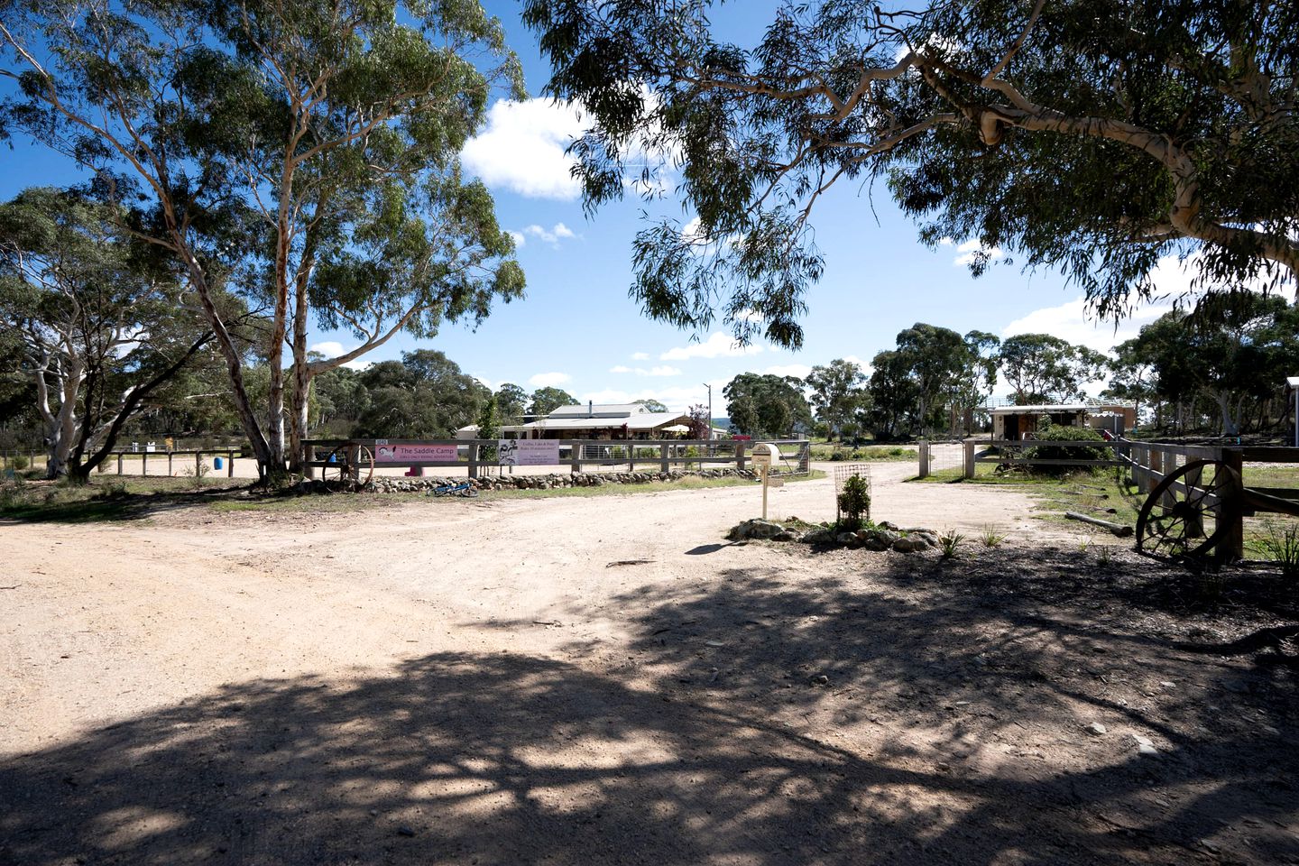 Peaceful Tiny House Rental on a Horse Farm for Glamping near Canberra