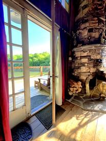 Magical Tree House Rental near Kansas City for Glamping in Missouri photo 5