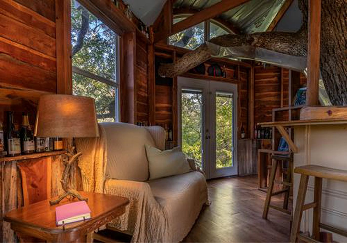 Tree House Rental with Private Pool in Celeste, for Glamping Adventures in Texas