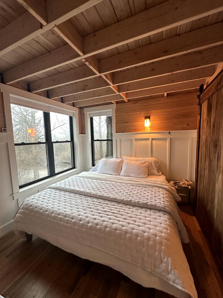 Luxurious Glamping Tree House at Starved Rock, Perfect for a Weekend Escape from Chicago