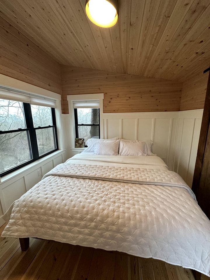 Luxurious Glamping Tree House at Starved Rock, Perfect for a Weekend Escape from Chicago