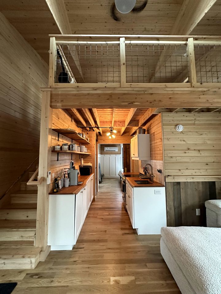 Luxurious Glamping Tree House at Starved Rock, Perfect for a Weekend Escape from Chicago