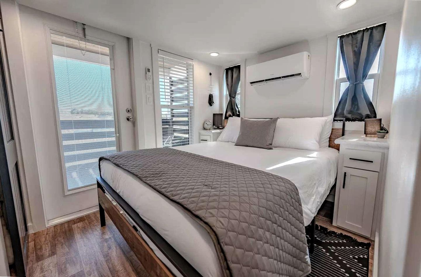 Cozy Tiny Home with Outdoor Kitchen, Resort Pool Access, and Hill Country Views Near Fredericksburg, TX