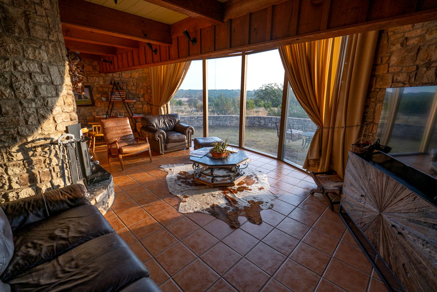 Unique 360-Degree Views of Texas Hill Country at Circular Stone Cottage Rental