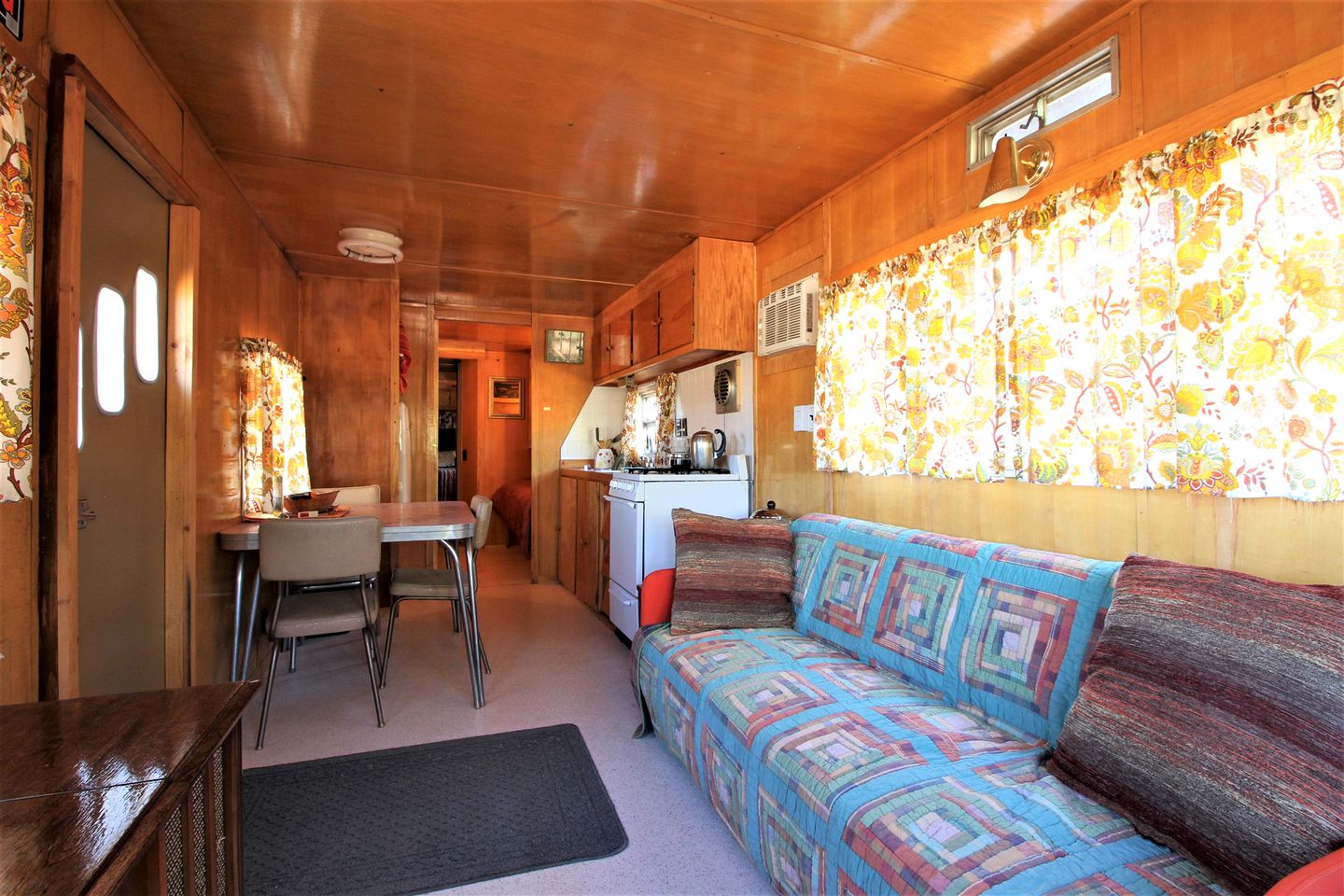 Vintage Trailer Vacation Rental with Mid-Century Decor near Salida, Colorado