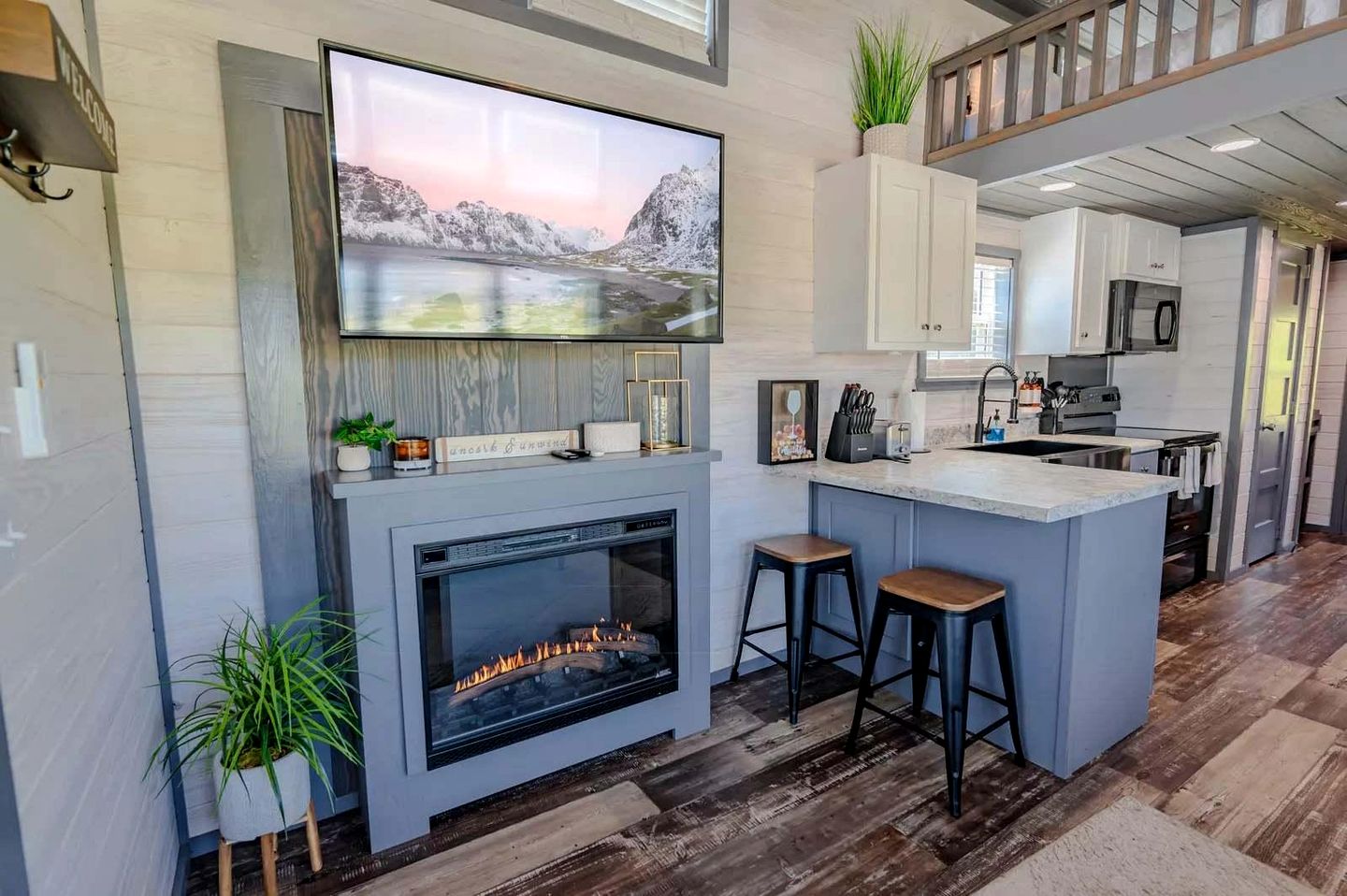 Stylish Tiny Home Escape with Community Amenities Near Fredericksburg, Texas