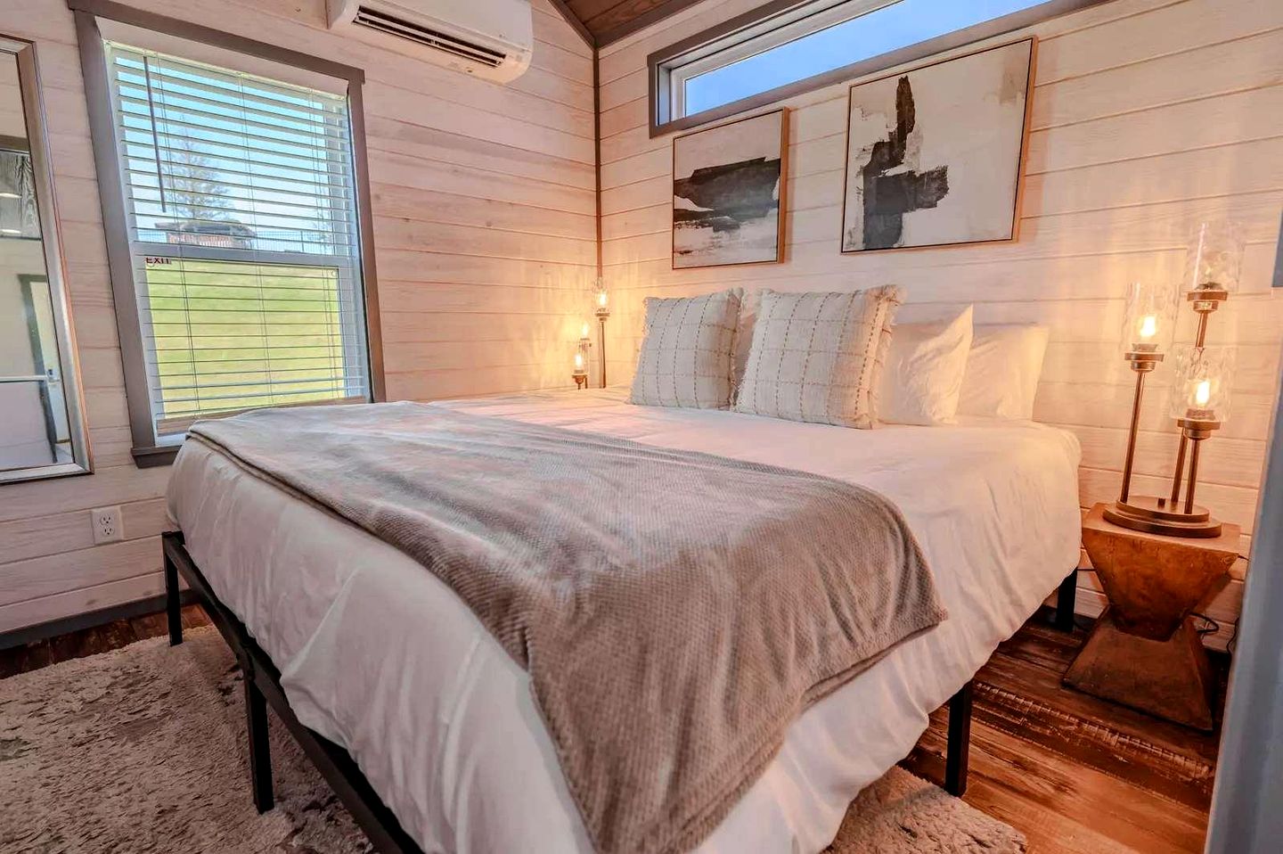 Stylish Tiny Home Escape with Community Amenities Near Fredericksburg, Texas