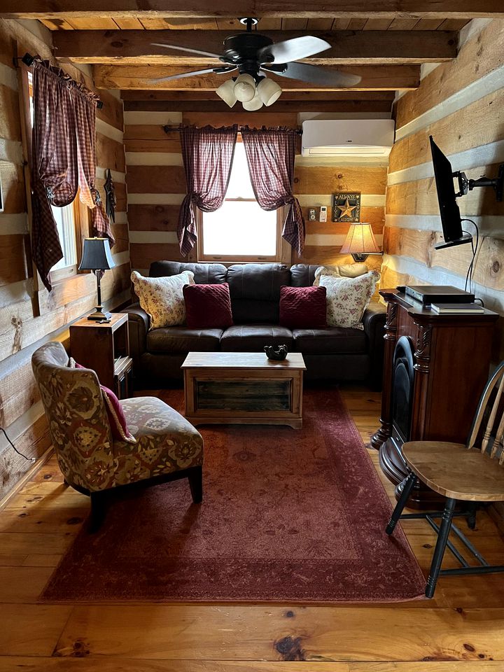 Virginia Glamping Destination with Hot Tub, Perfect for Romantic Getaways in Galax