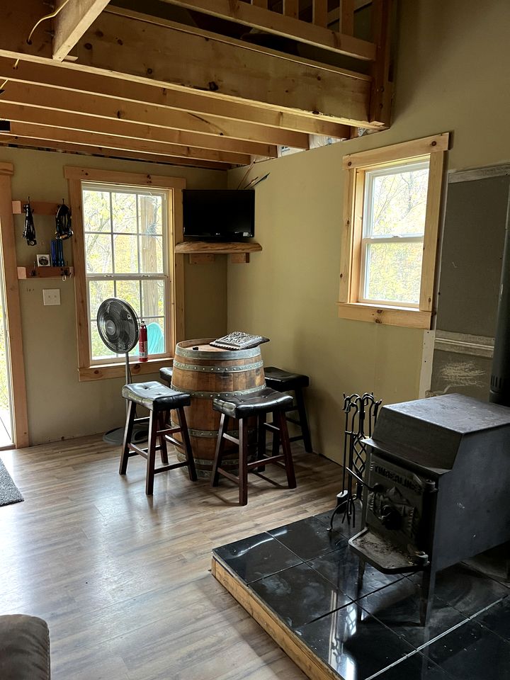 Secluded Off-Grid Cabin with Waterfall & Hiking Trails Near Rome Township, OH