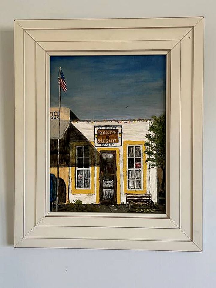 Waterfront Cabin Rental for Groups of 16 with Jacuzzi Bathtub in Texas Hill Country