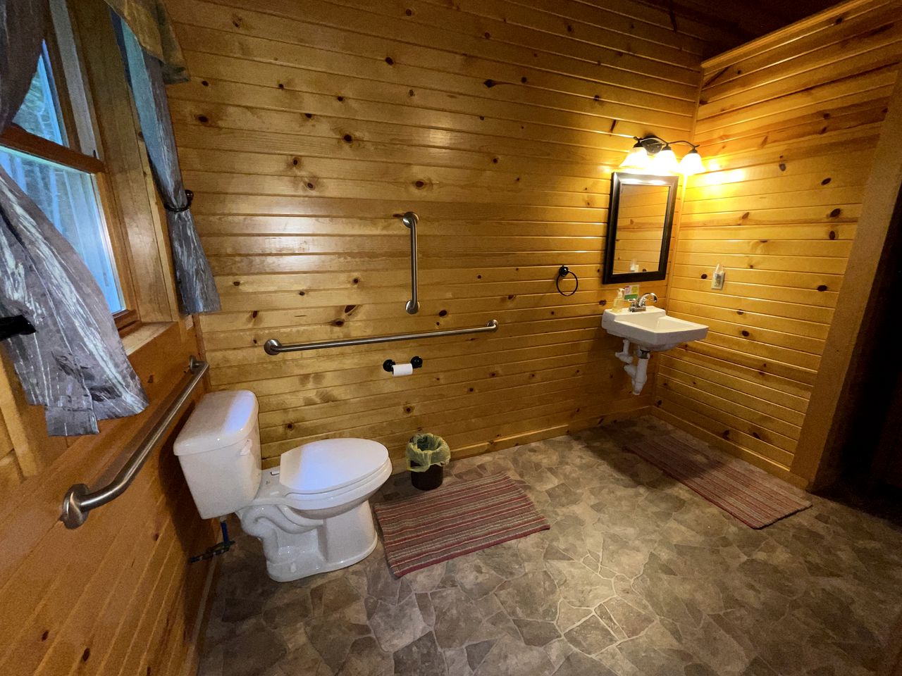 Wheelchair Accessible Glamping Cabin near Cook Forest State Park, Pennsylvania