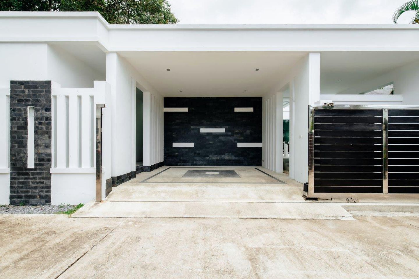 Beautiful Villa with Swimming Pool and Great Views in Rawai, Phuket Island