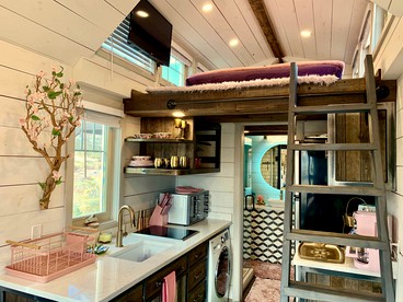 Magical Tiny House with a Hot Tub for Zion National Park Getaways photo 2