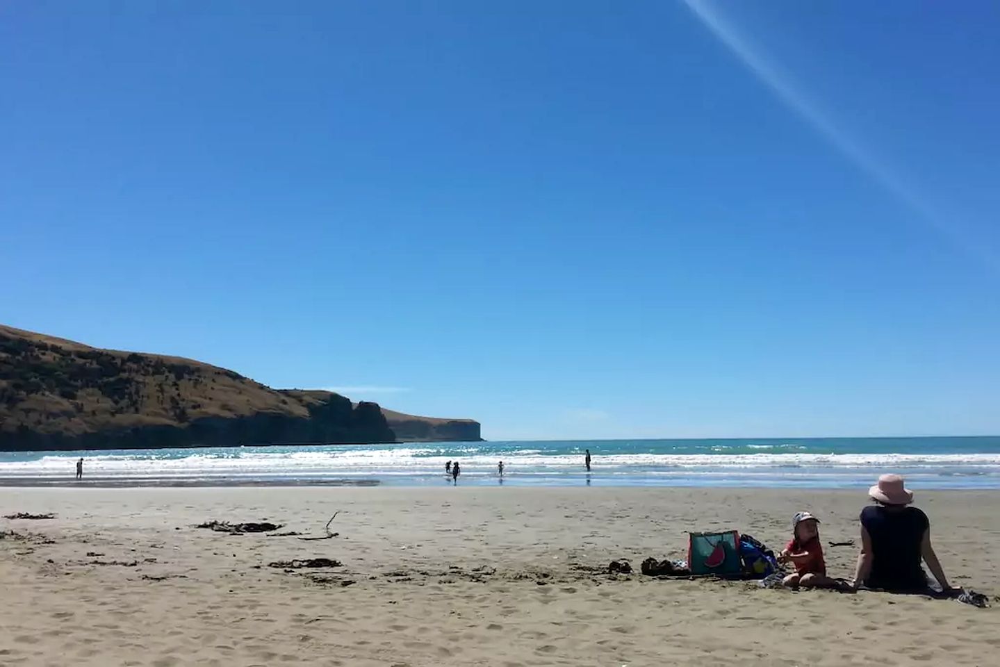 Charming Cabin Getaway near Little Akaloa Beach on the Banks Peninsula, South Island