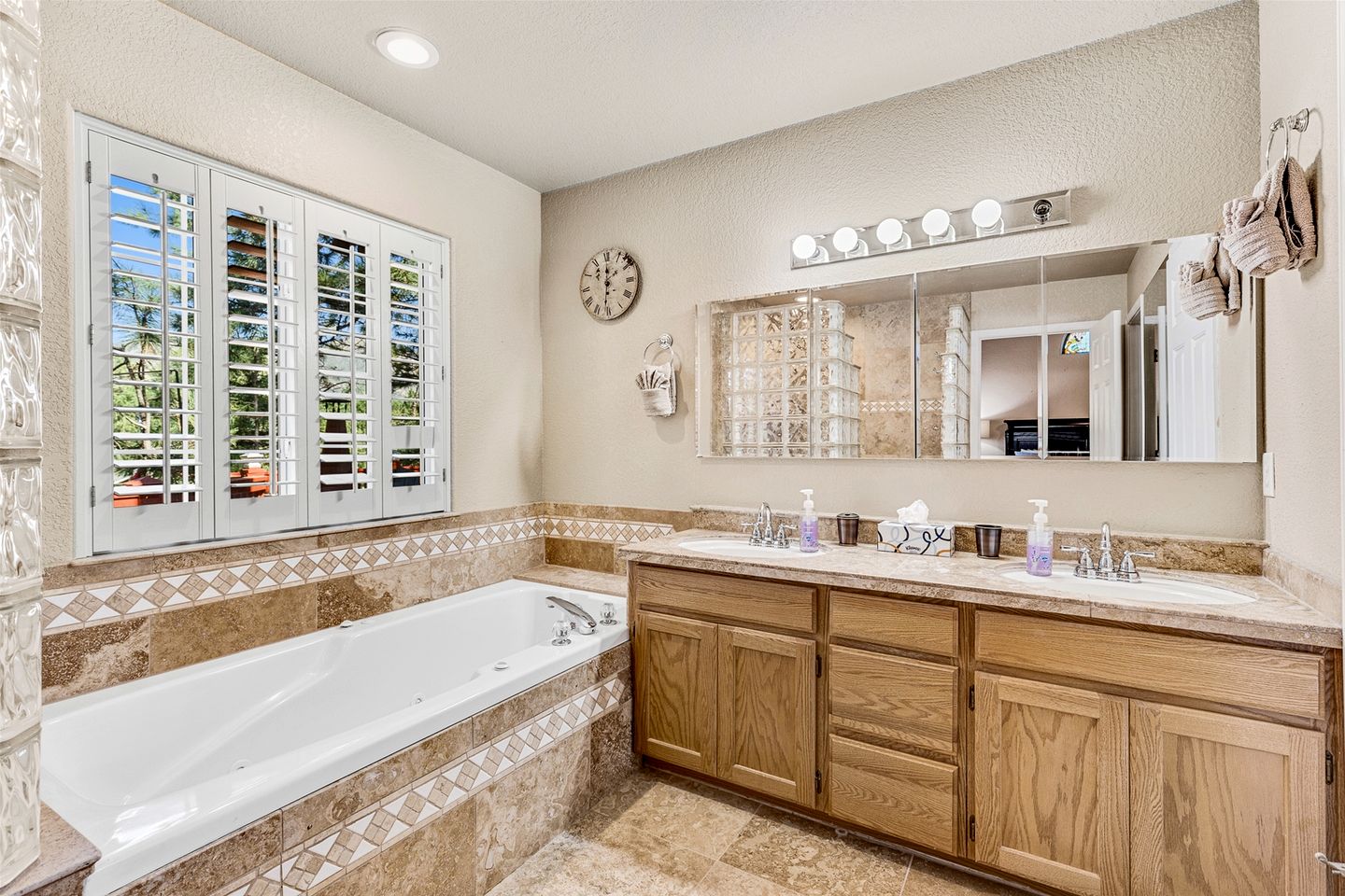 Beautiful Vacation Rental with Golf Club Fairway Views from the Spacious Deck in Flagstaff, Arizona