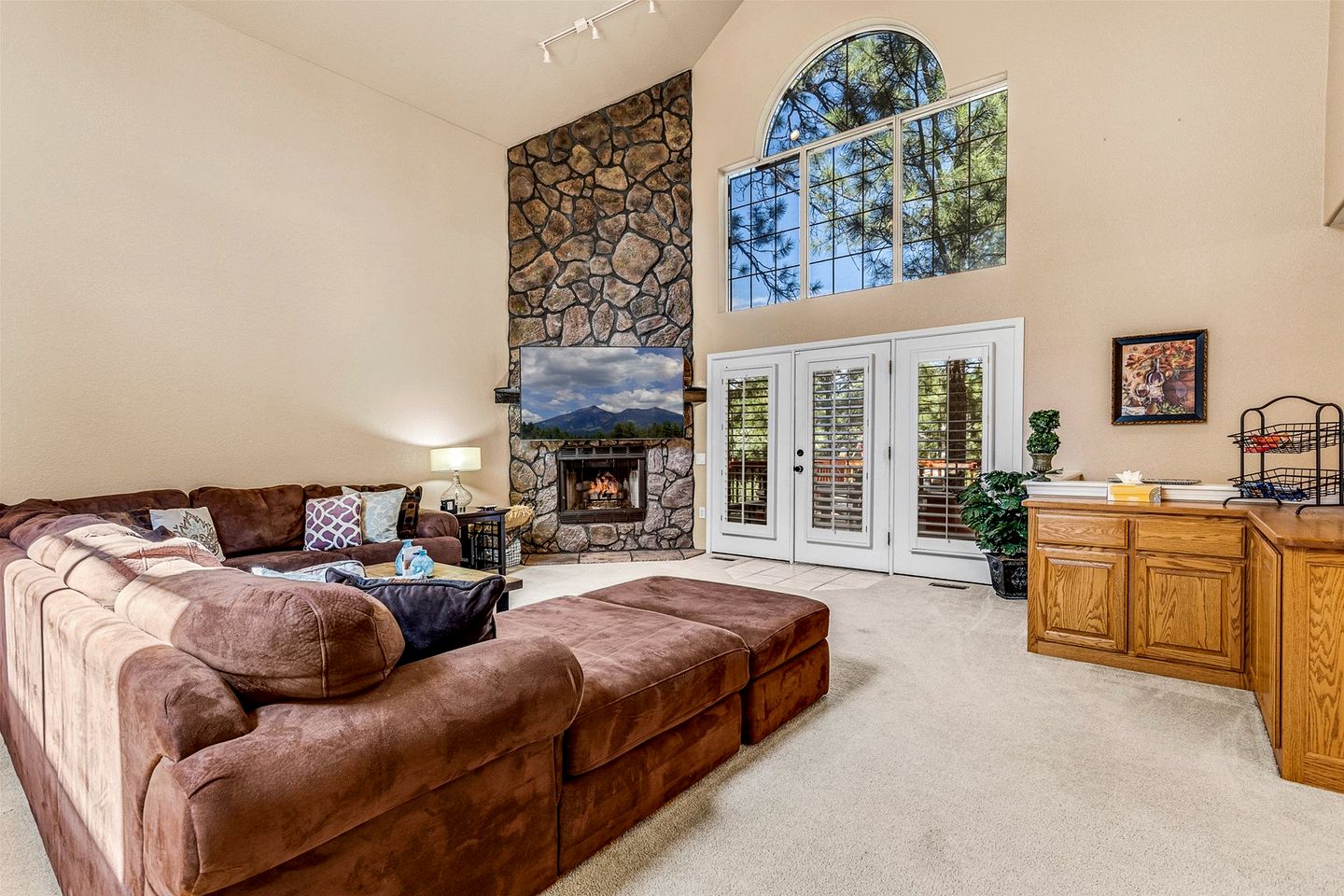 Beautiful Vacation Rental with Golf Club Fairway Views from the Spacious Deck in Flagstaff, Arizona