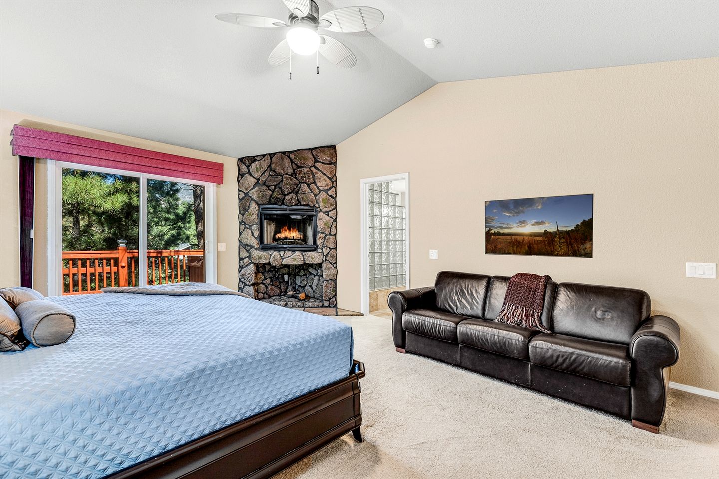 Beautiful Vacation Rental with Golf Club Fairway Views from the Spacious Deck in Flagstaff, Arizona