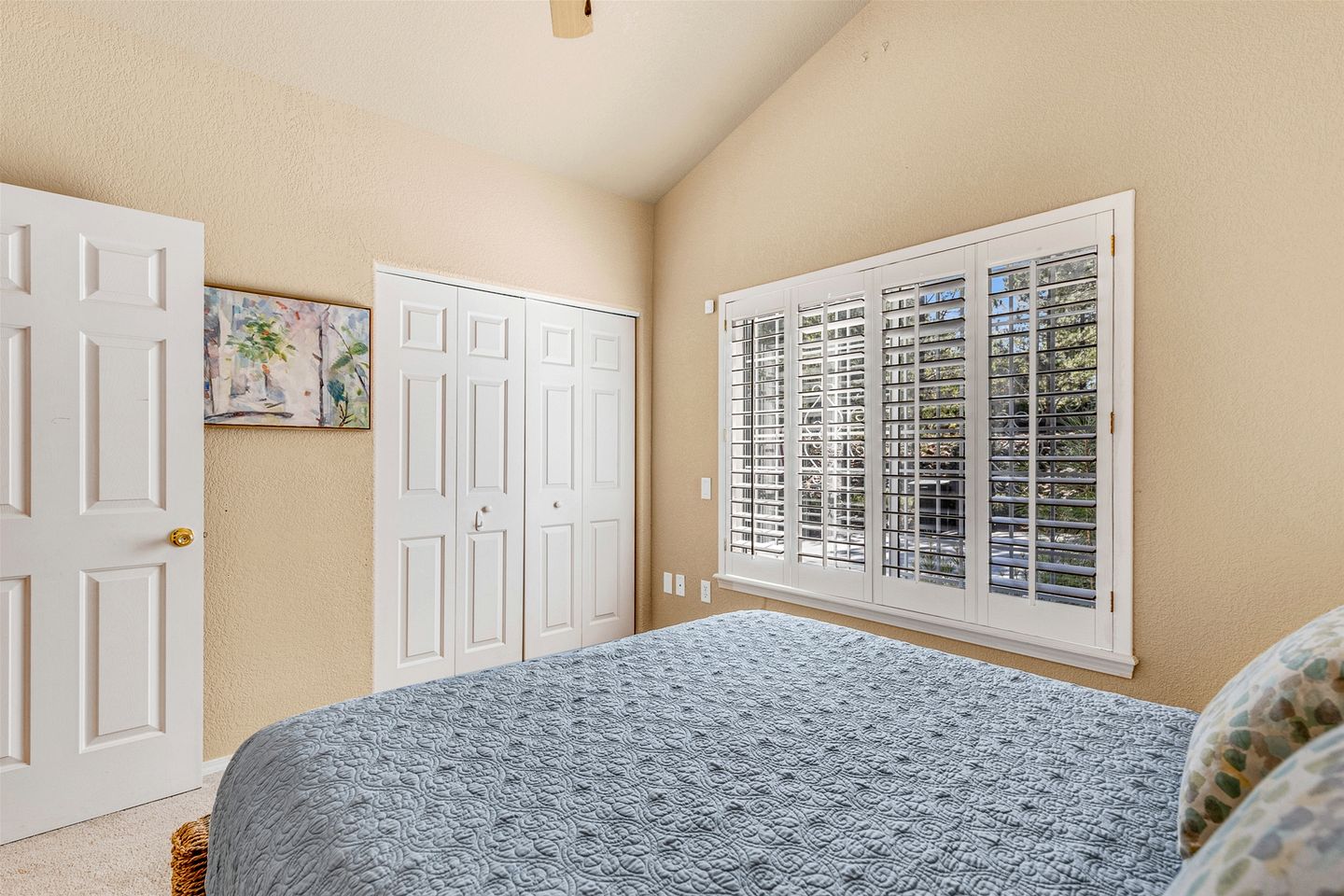 Beautiful Vacation Rental with Golf Club Fairway Views from the Spacious Deck in Flagstaff, Arizona