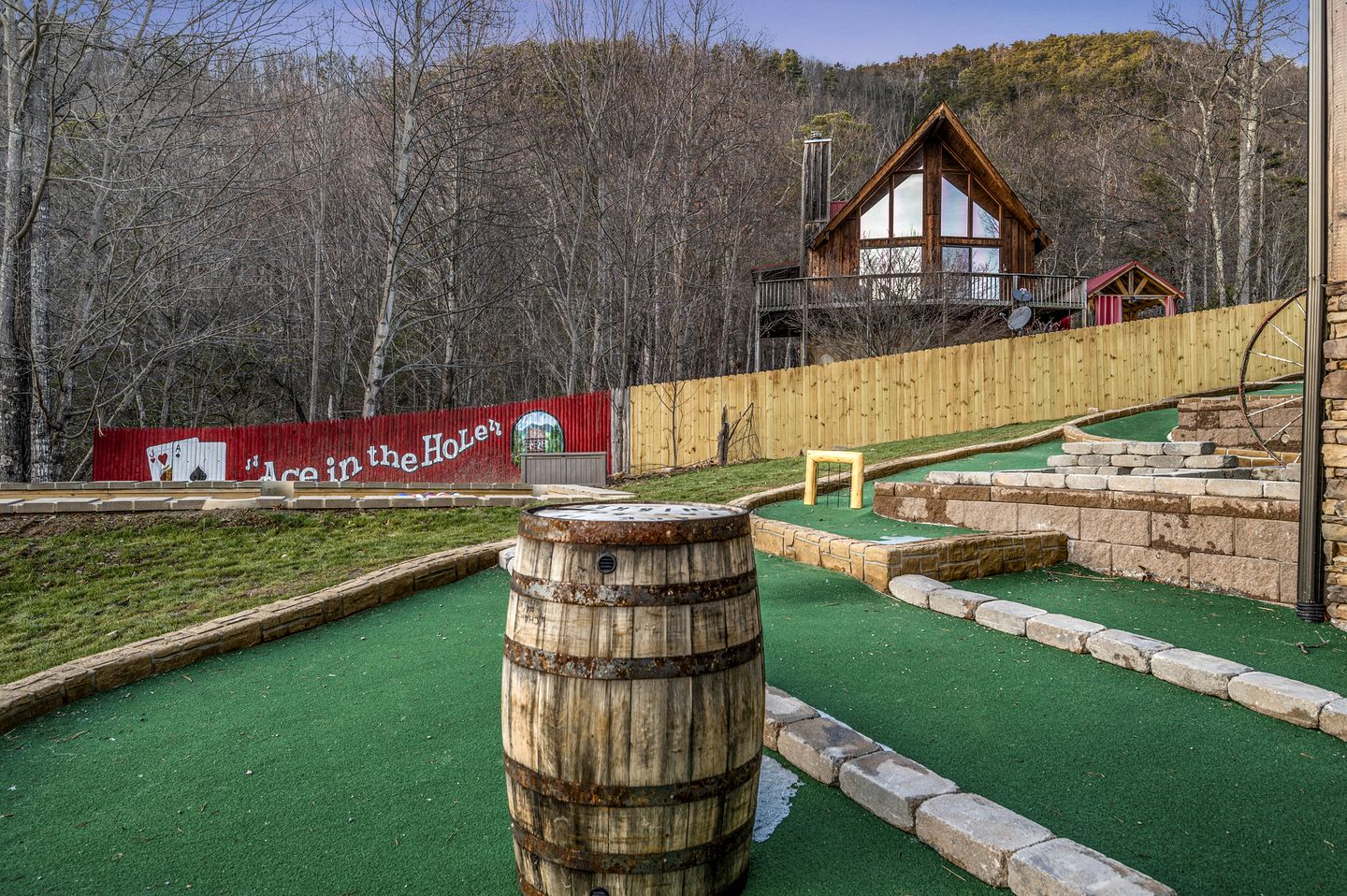 Luxurious Cabin with Game Room and Hot-tub in Sevierville, Tennessee