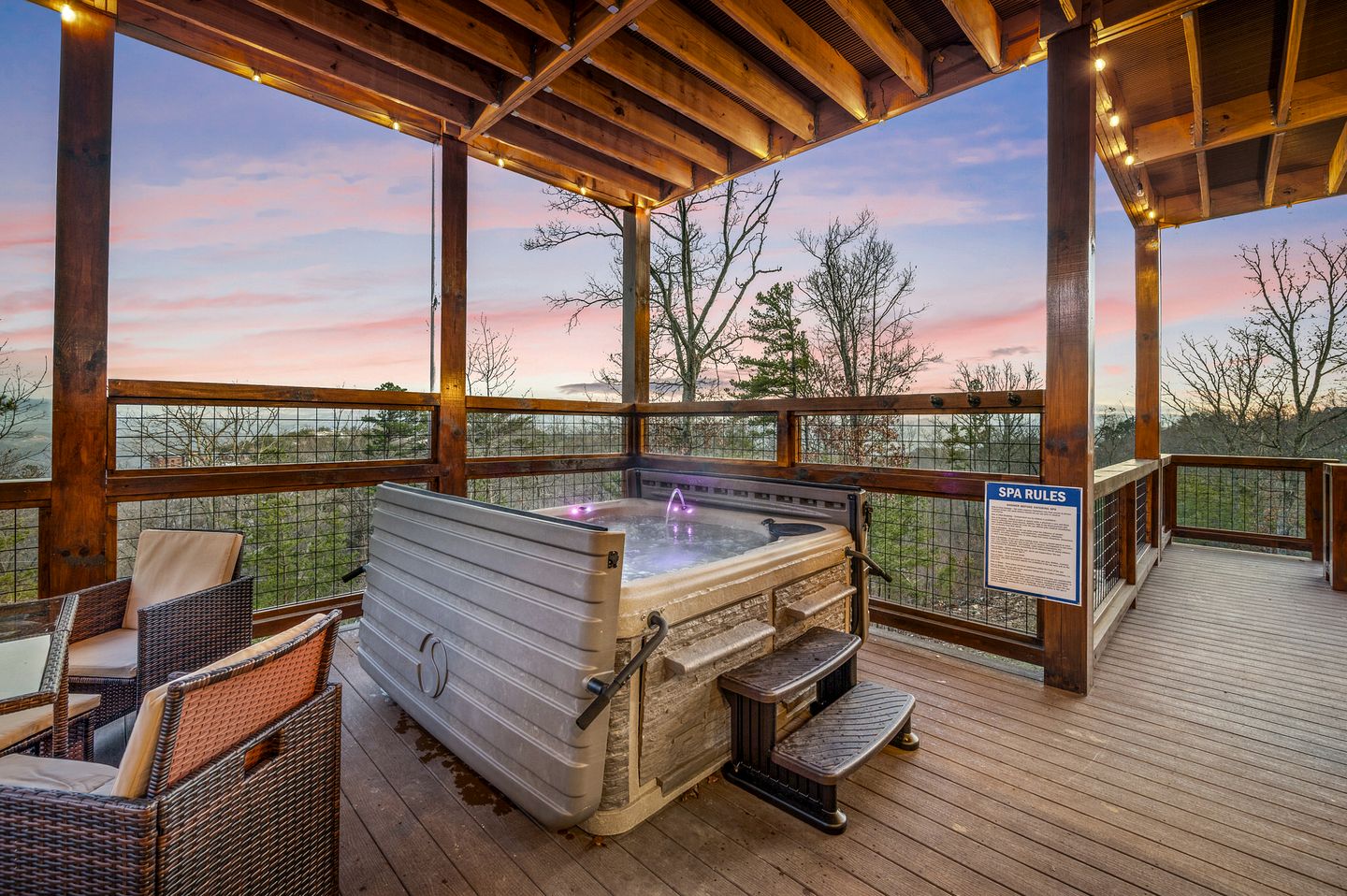 Luxurious Cabin with Game Room and Hot-tub in Sevierville, Tennessee