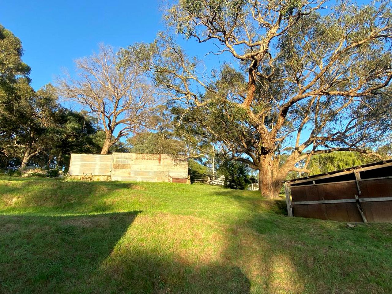 Secluded Tiny House with Spectacular Countryside Views in Hurstbridge, Victoria