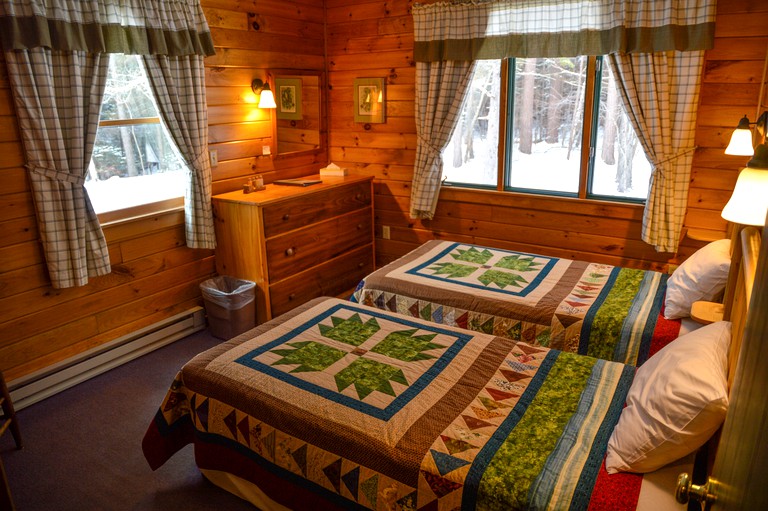 Cabins (Lake George, New York, United States)