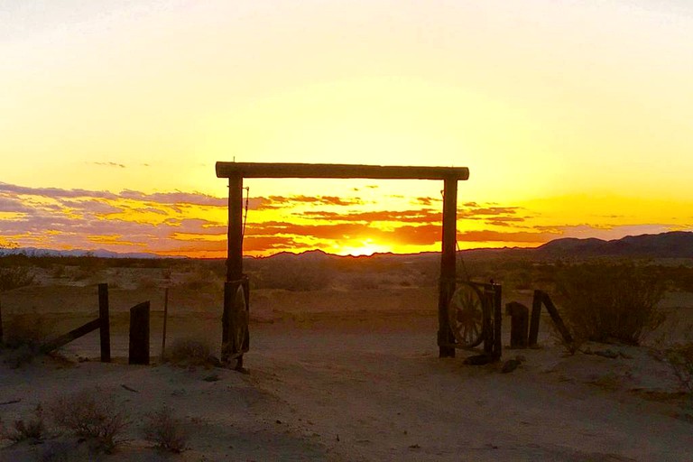 Cabins (Twentynine Palms, California, United States)