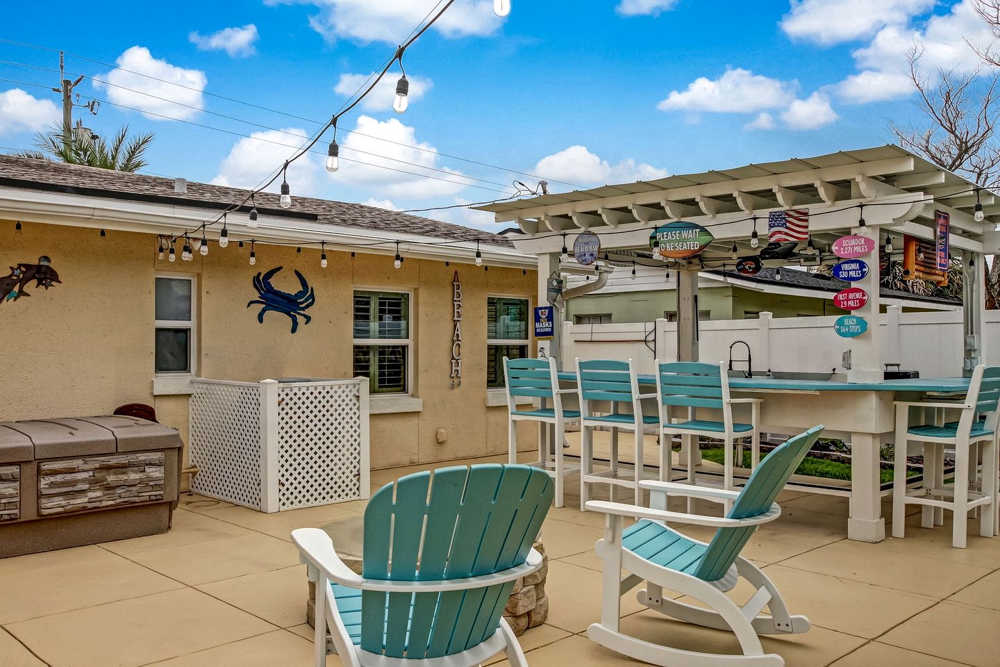 Adorable Beach Cottage with Amazing Fully Equipped Patio and Jacuzzi in Fernandina Beach, Florida