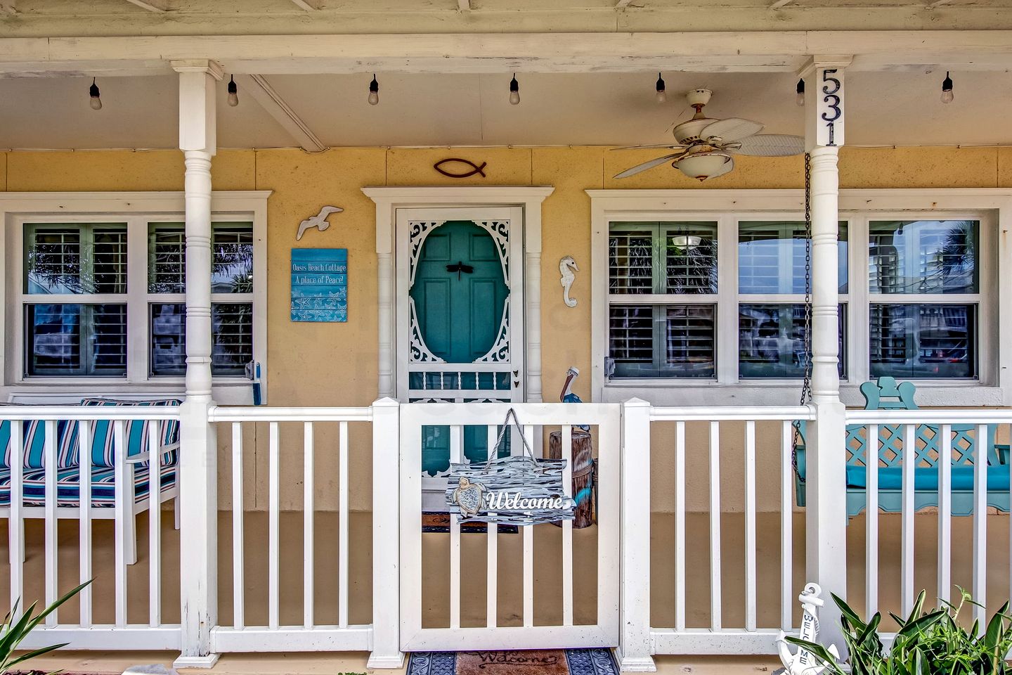 Adorable Beach Cottage with Amazing Fully Equipped Patio and Jacuzzi in Fernandina Beach, Florida