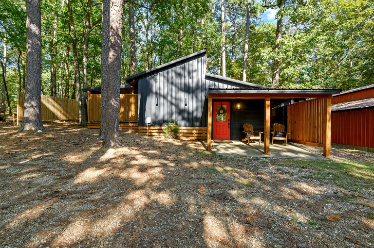 Adorable Cabin Perfect for Couples in Broken Bow, Oklahoma