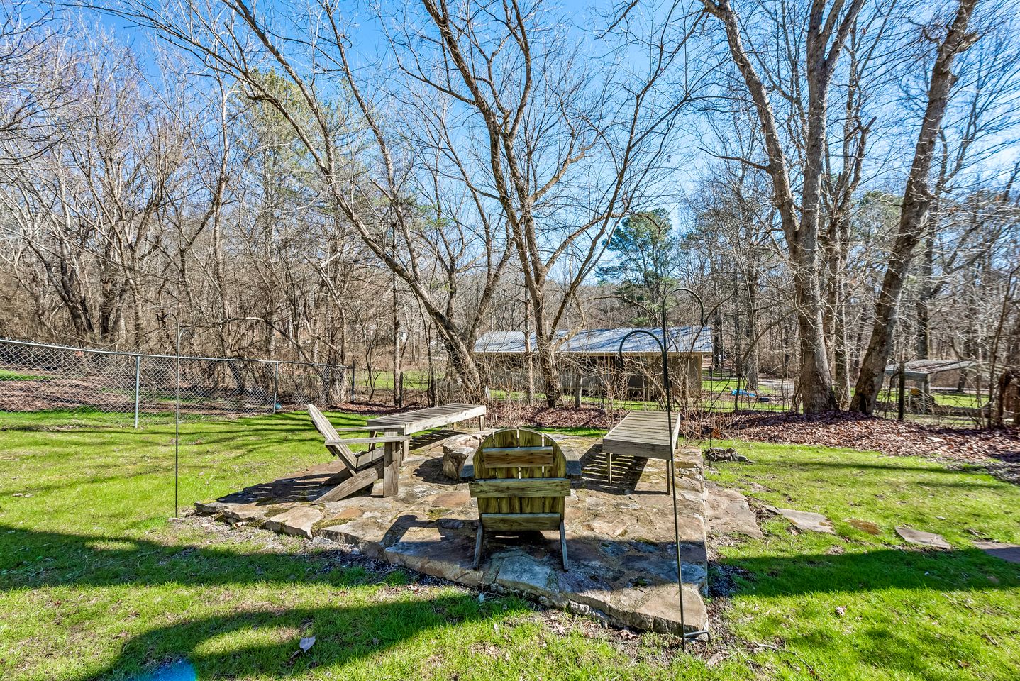 Adorable Cottage with Fire Pit, Yard and Jacuzzi in Mentone, Alabama