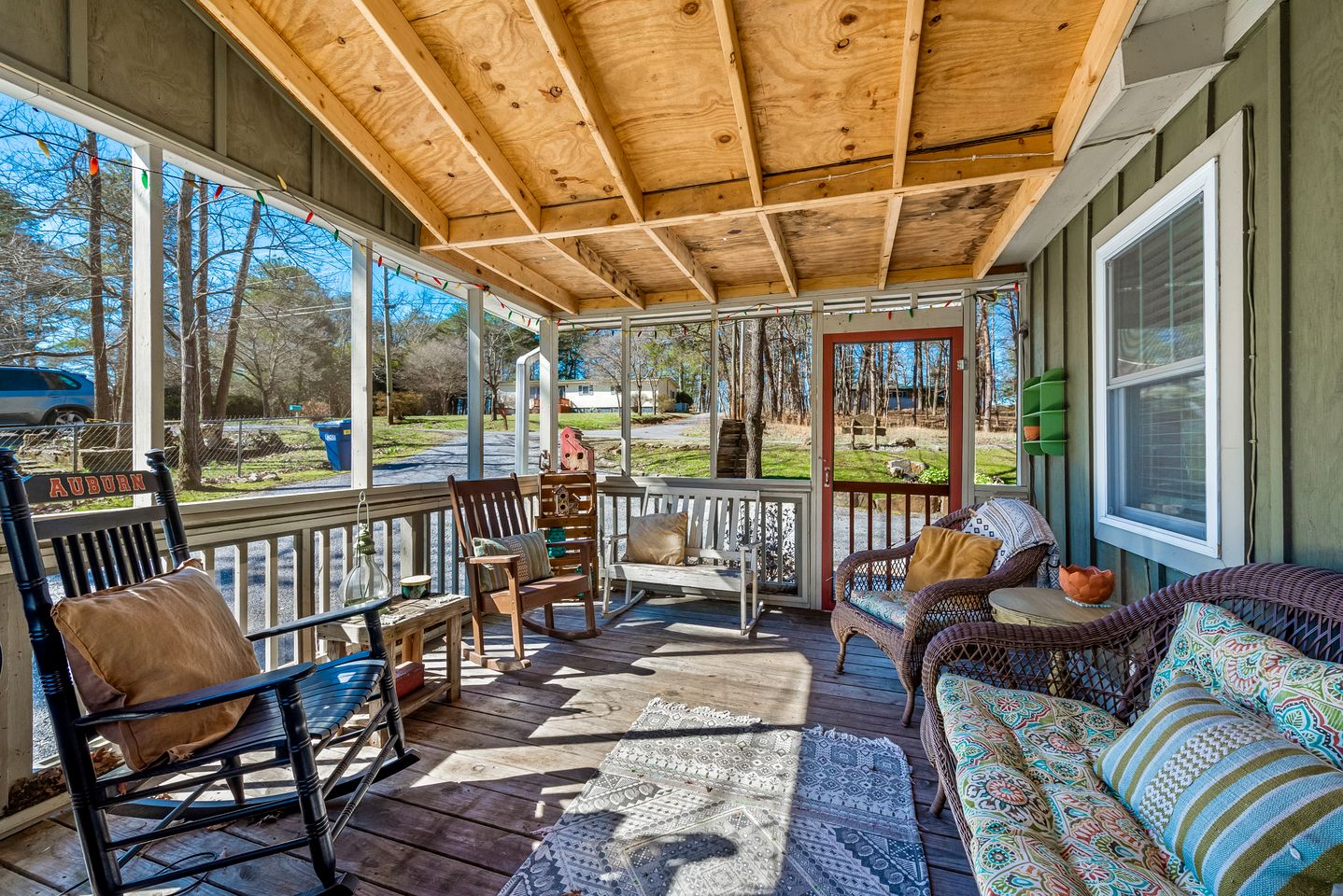 Adorable Cottage with Fire Pit, Yard and Jacuzzi in Mentone, Alabama