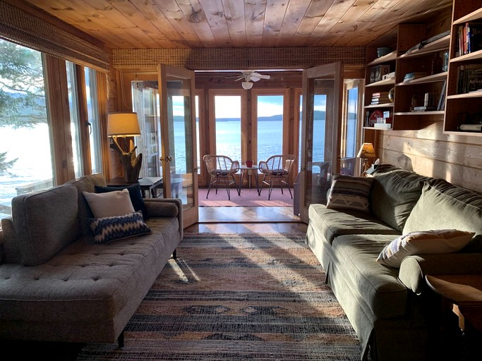 Cabins (United States of America, Greenville, Maine)