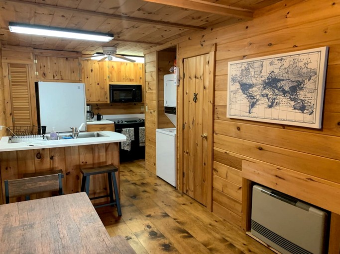 Cabins (United States of America, Greenville, Maine)