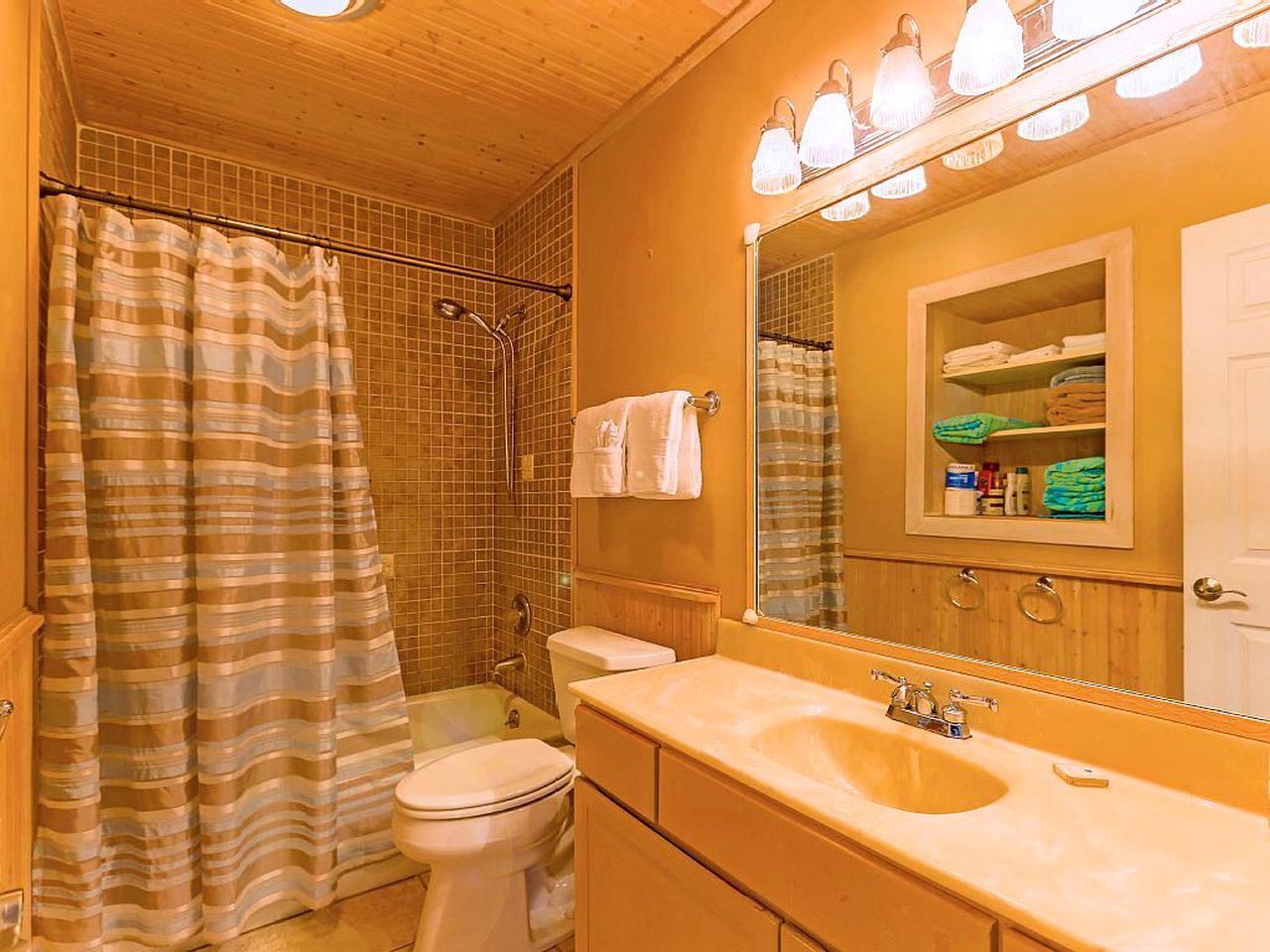 Luxury Rental with a Pool near the West Maui Forest Reserve in Lahaina, Hawaii